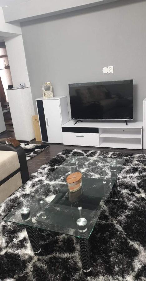 דירות Lupeni  Jas Apartament מראה חיצוני תמונה